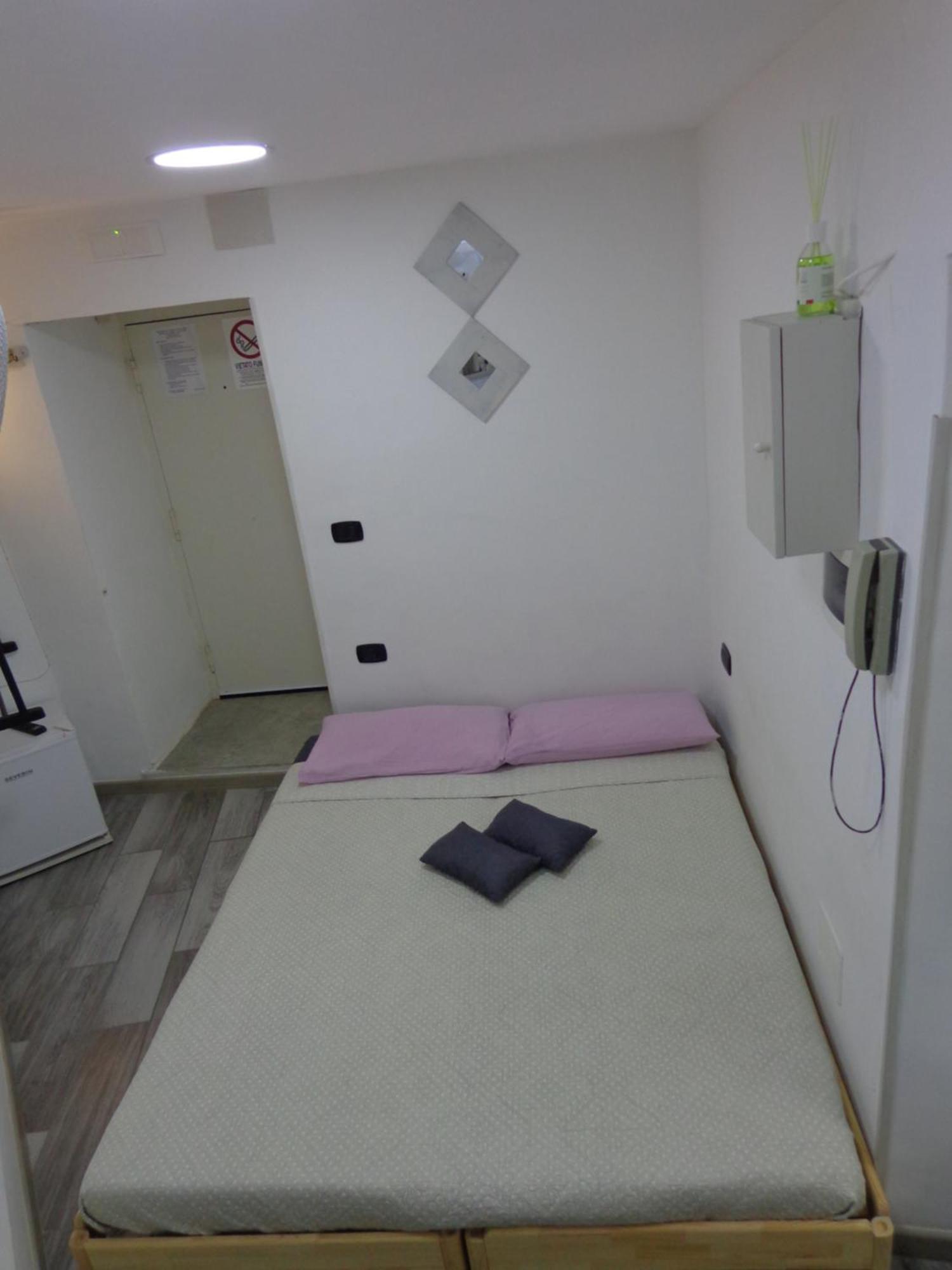 Napoli Central Nest Bed & Breakfast エクステリア 写真